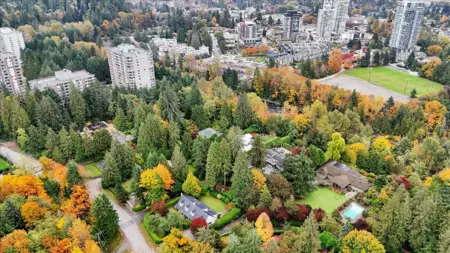 Garden / Landscaping Photo of 360 Keith Road, West Vancouver, BC