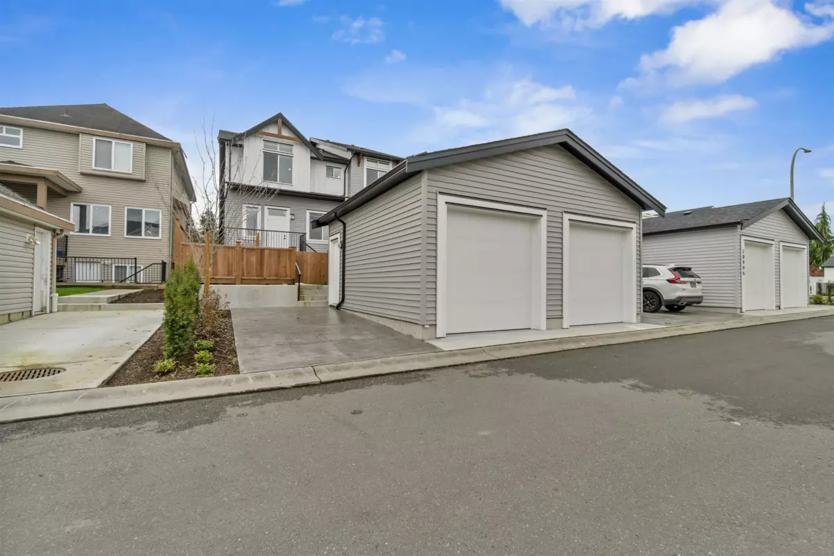 Outdoor Deck Photo of 20999 83 Avenue, Langley, BC