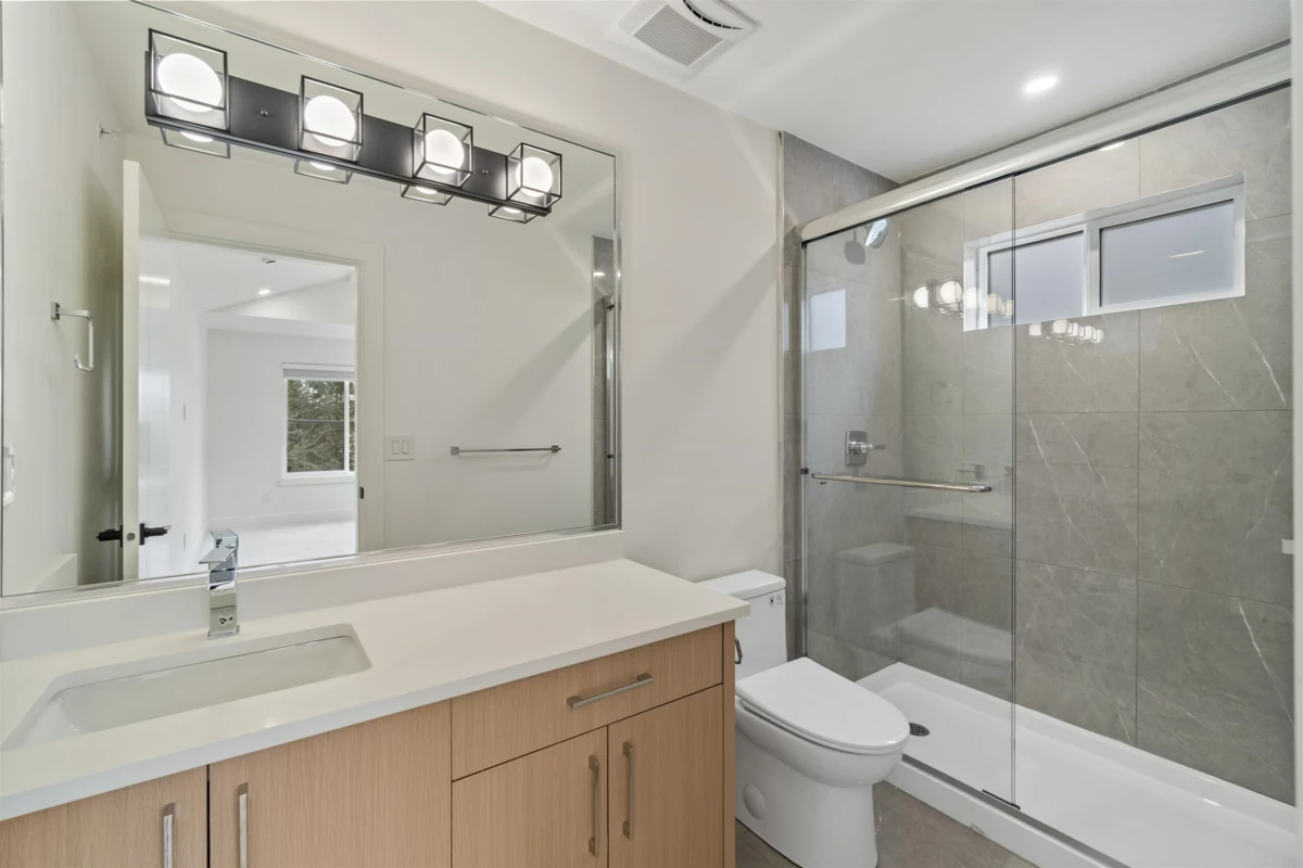 Walk-In Closet Photo of 20999 83 Avenue, Langley, BC