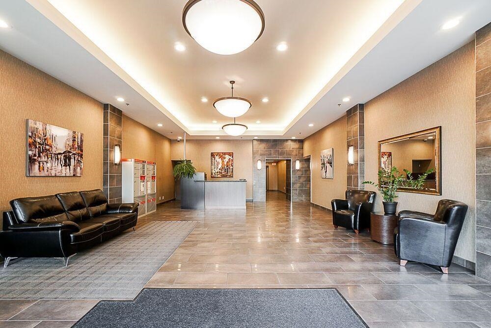 Family Room Photo of 2602 892 Carnarvon Street, New Westminster, BC