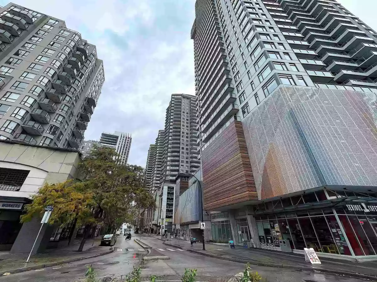 Swimming Pool Photo of 2602 892 Carnarvon Street, New Westminster, BC