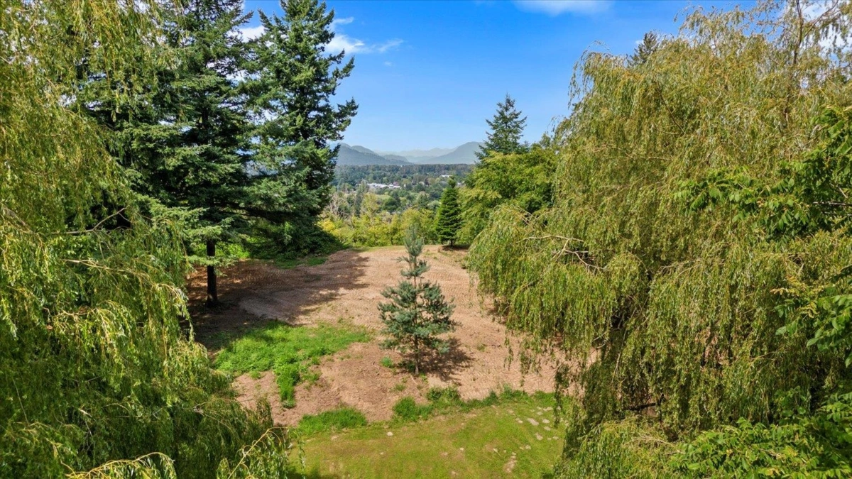 Guest Bathroom Photo of 42195 Majuba Hill Road, Chilliwack, BC
