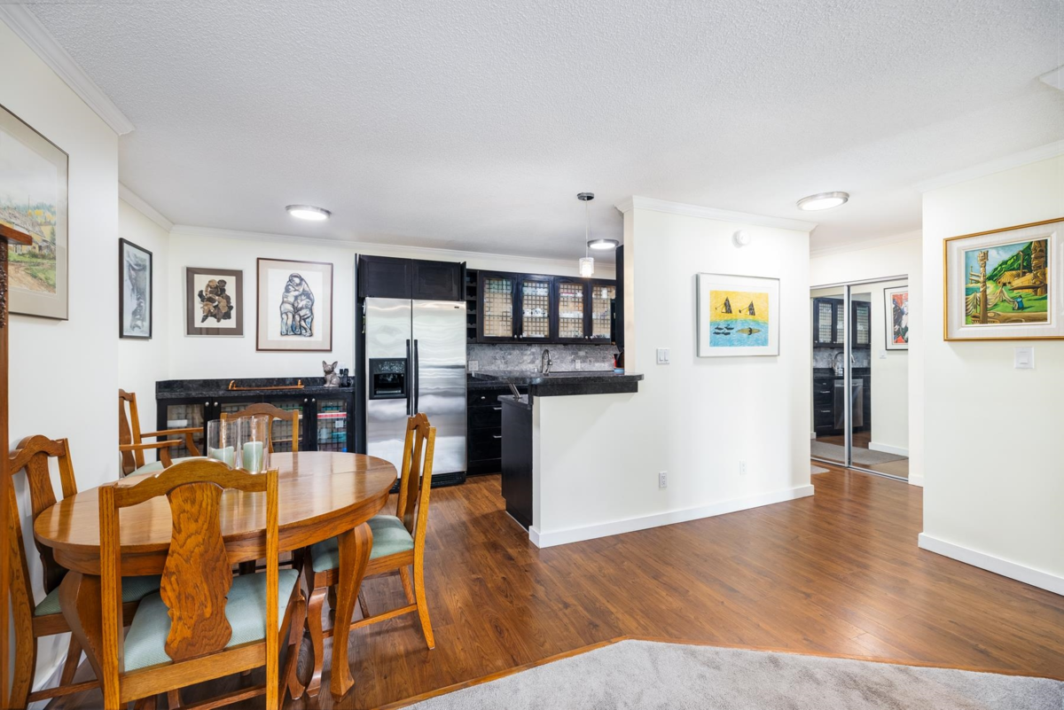 Breakfast Nook Photo of 209 141 W 13th Street, North Vancouver, BC