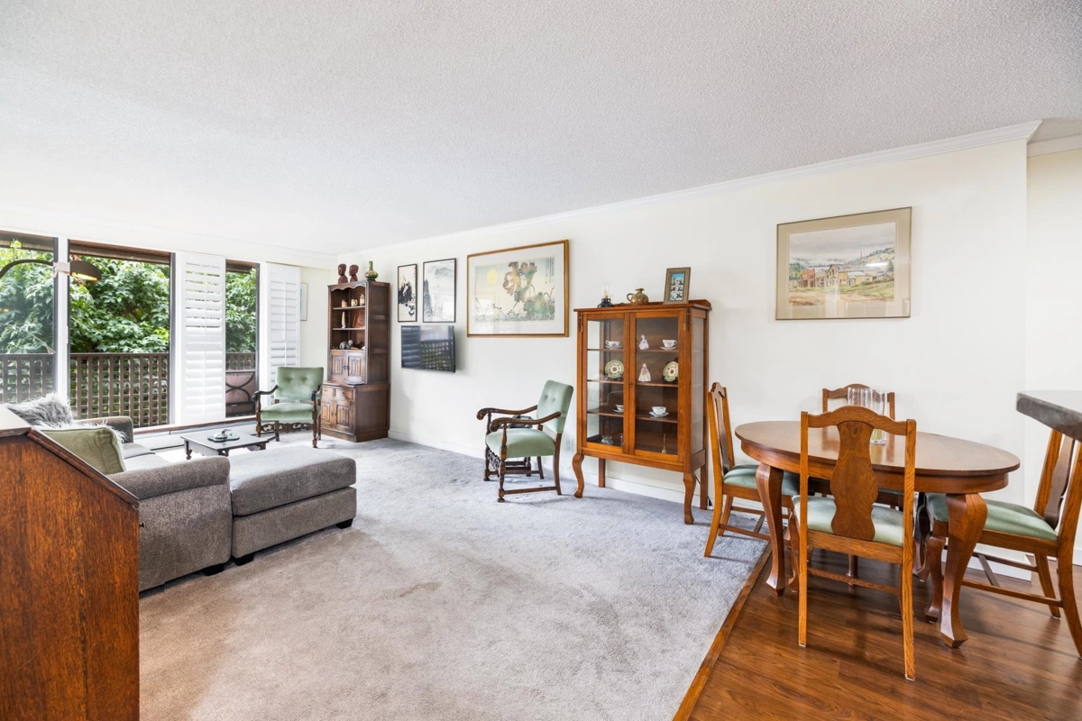 Dining Area Photo of 209 141 W 13th Street, North Vancouver, BC