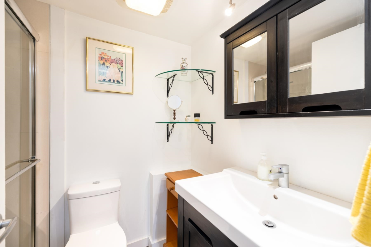 Guest Bathroom Photo of 209 141 W 13th Street, North Vancouver, BC