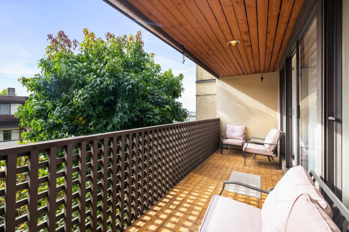 Office / Den Photo of 209 141 W 13th Street, North Vancouver, BC