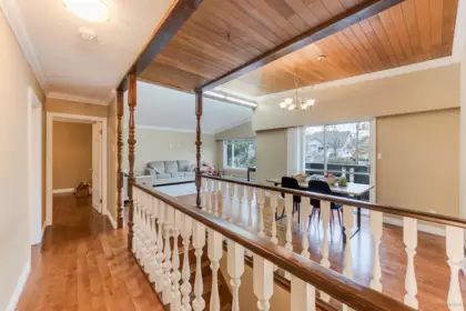 Kitchen Island Photo of 11300 Seafield Crescent, Richmond, BC