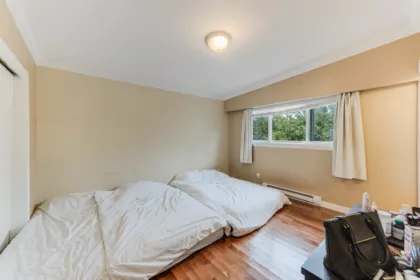 Walk-In Closet Photo of 11300 Seafield Crescent, Richmond, BC