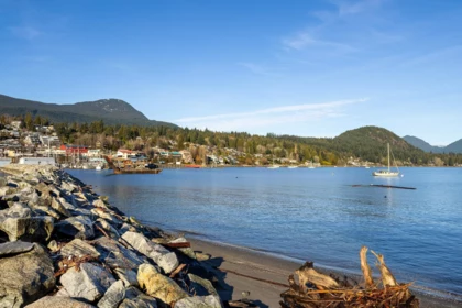 636 Bay Road, Gibsons, BC, Gibsons — Single Family Residence for sale