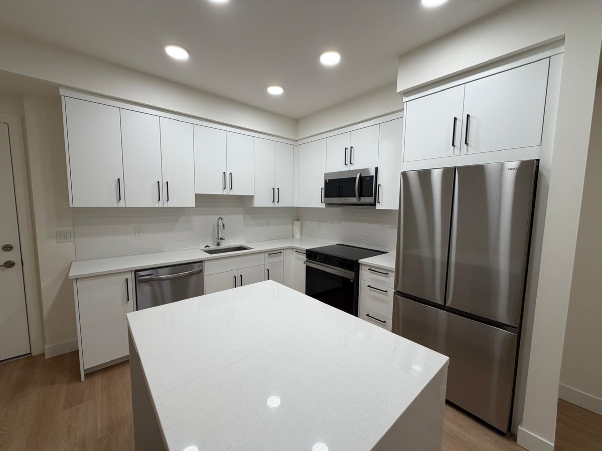 Family Room Photo of 309 33816 South Fraser Way, Abbotsford, BC