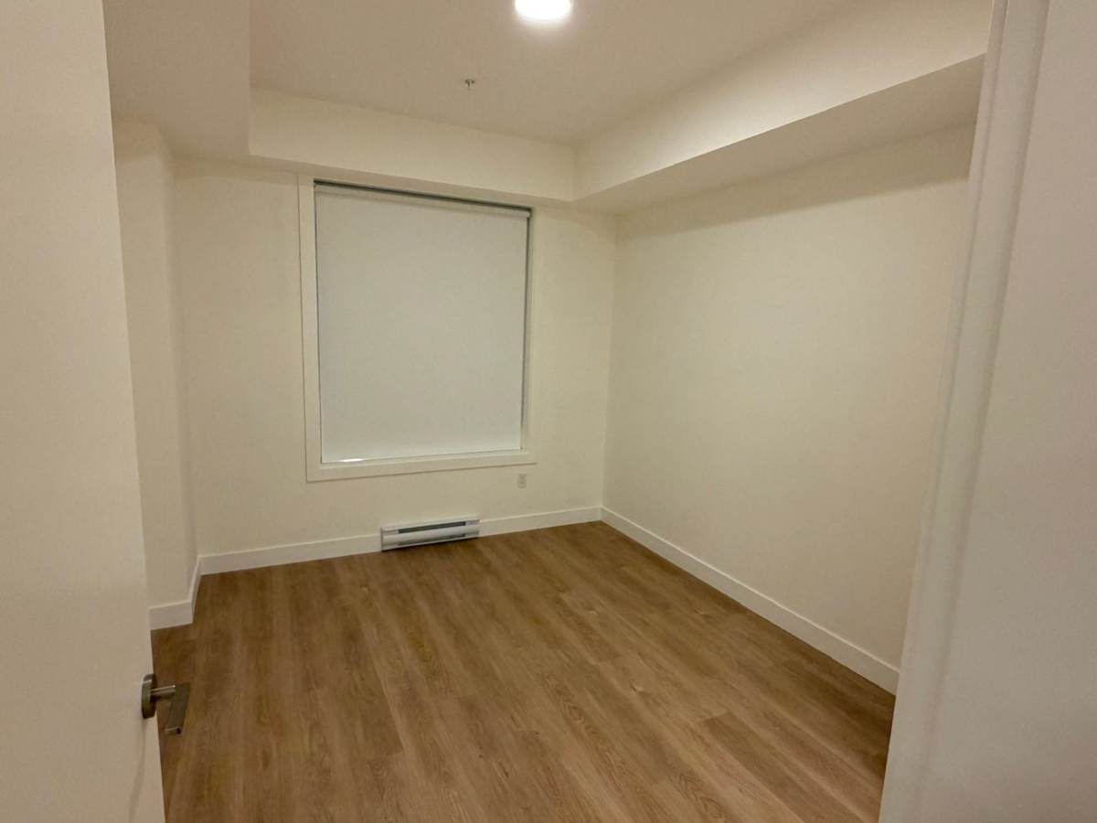 Kitchen Photo of 309 33816 South Fraser Way, Abbotsford, BC