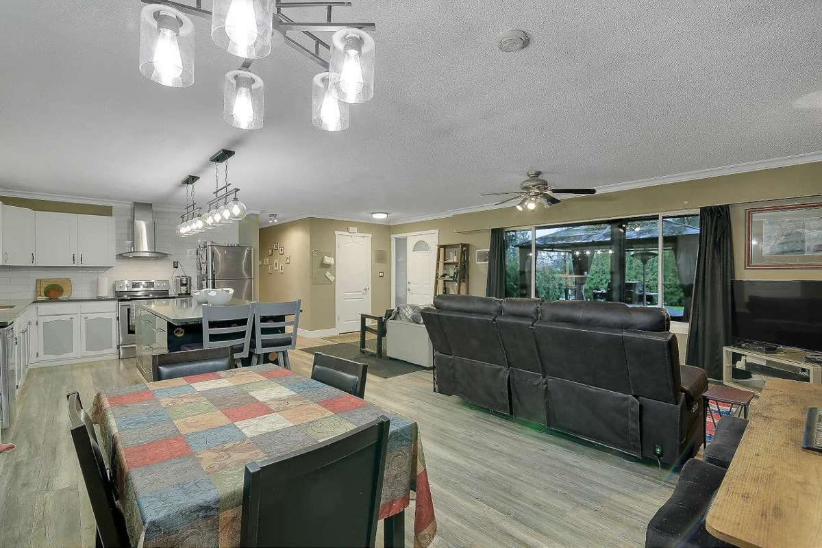 Breakfast Nook Photo of 24835 Smith Avenue, Maple Ridge, BC