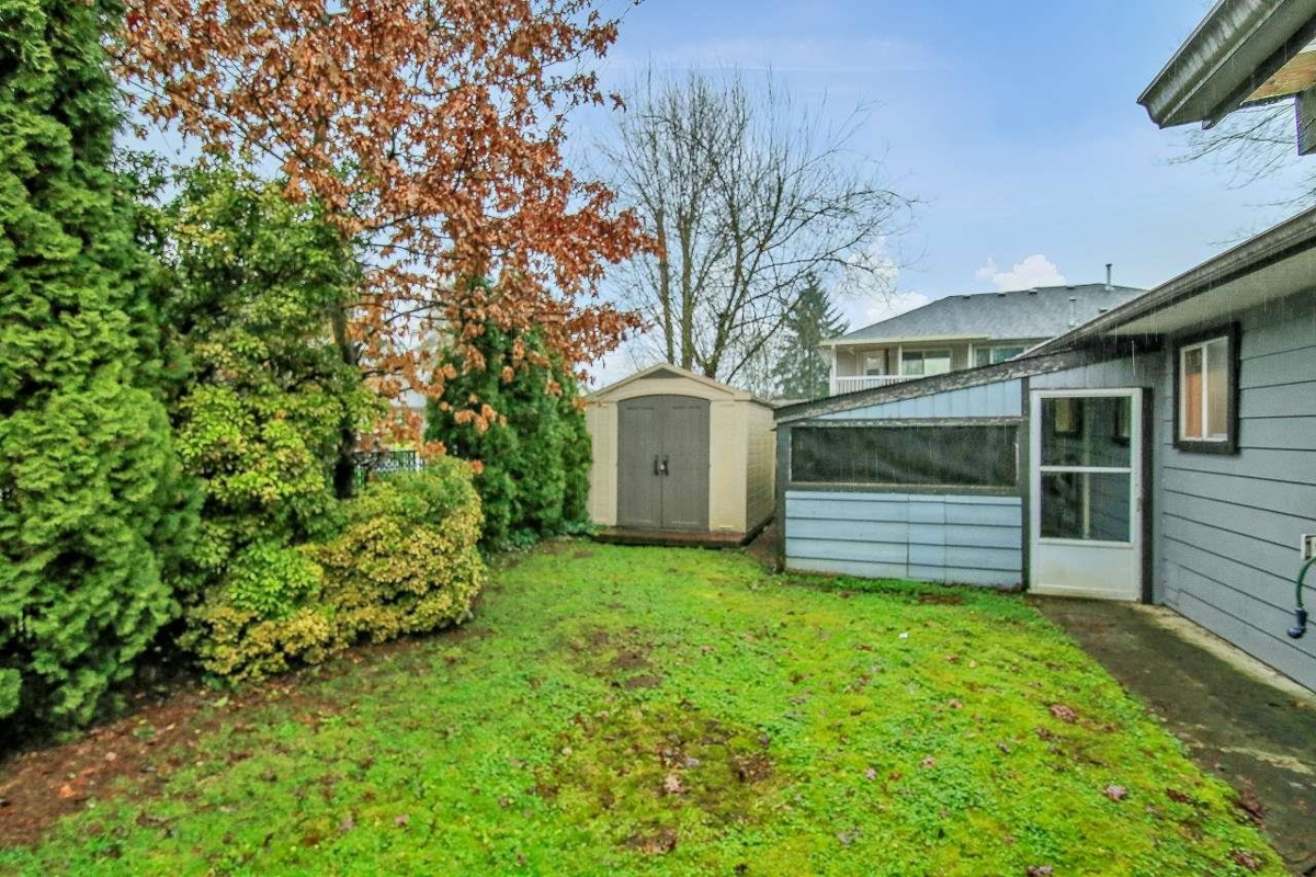 Entry Foyer Photo of 24835 Smith Avenue, Maple Ridge, BC