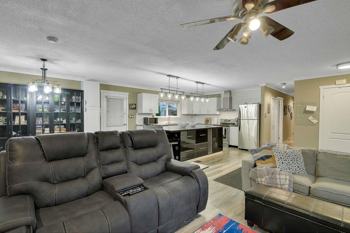 Family Room Photo of 24835 Smith Avenue, Maple Ridge, BC