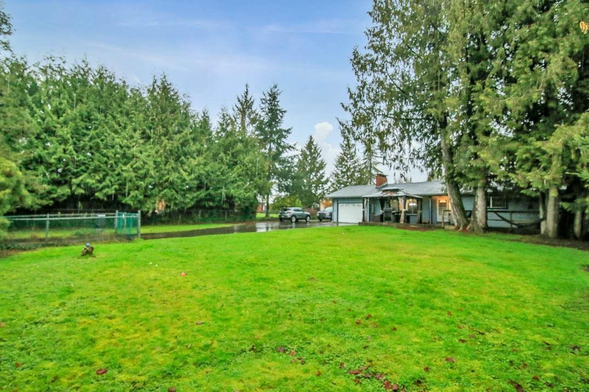 Garage Interior Photo of 24835 Smith Avenue, Maple Ridge, BC
