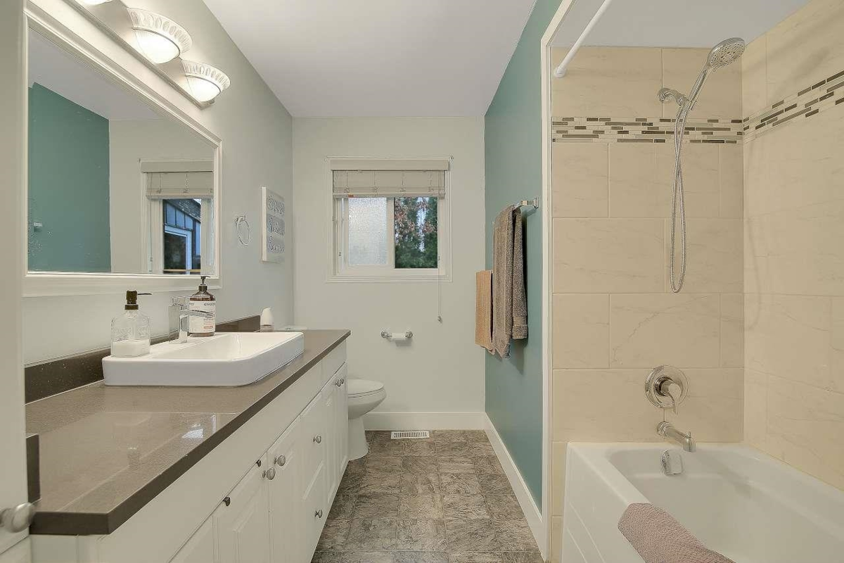 Guest Bathroom Photo of 24835 Smith Avenue, Maple Ridge, BC