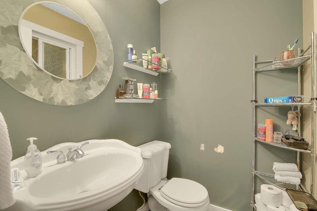 Powder Room Photo of 24835 Smith Avenue, Maple Ridge, BC
