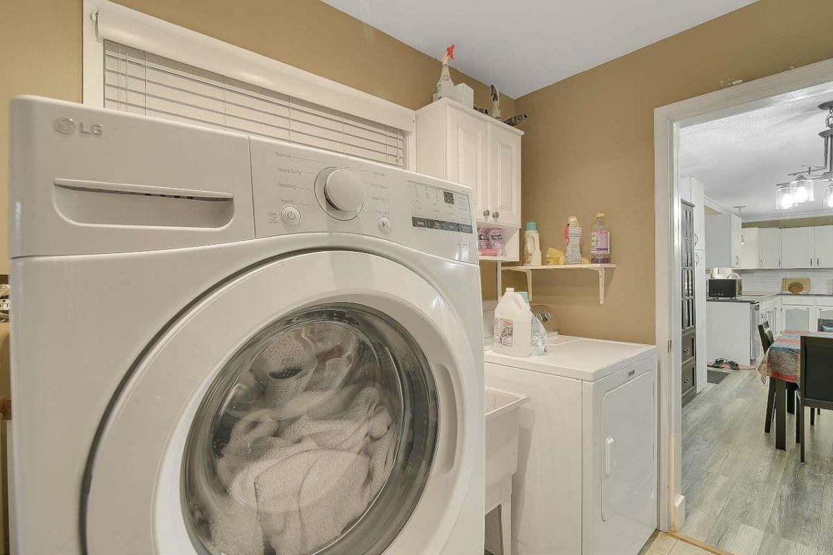 Primary Bathroom Photo of 24835 Smith Avenue, Maple Ridge, BC