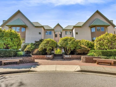204 6735 Station Hill Court, Burnaby, BC