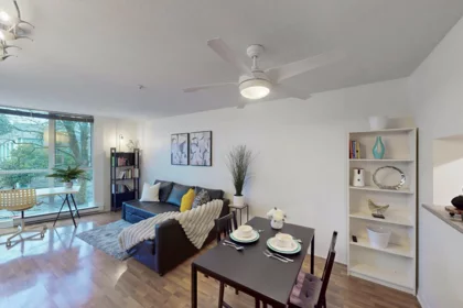 302 8420 Jellicoe Street, Vancouver, BC, South Marine — 1 bed apartment/condo for sale