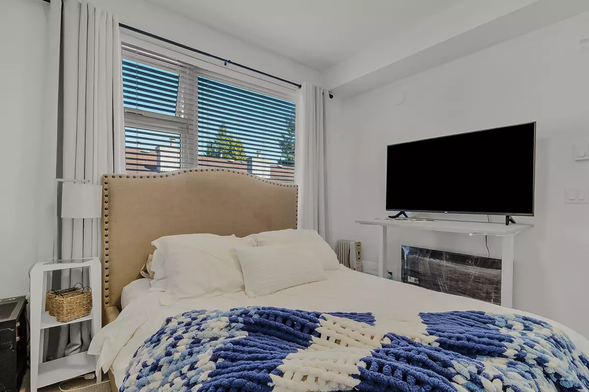 Bedroom 4 Photo of 305 32838 Landeau Place, Abbotsford, BC