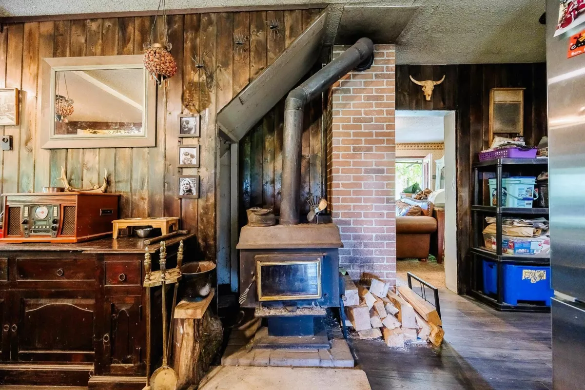 Kitchen Island Photo of 41582 Nicomen Island Trunk Road, Mission, BC