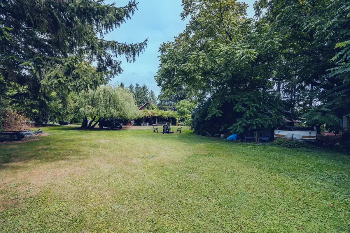 Living Room Photo of 41582 Nicomen Island Trunk Road, Mission, BC
