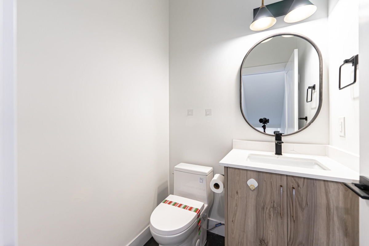 Dining Area Photo of 7 16358 23a Avenue, Surrey, BC