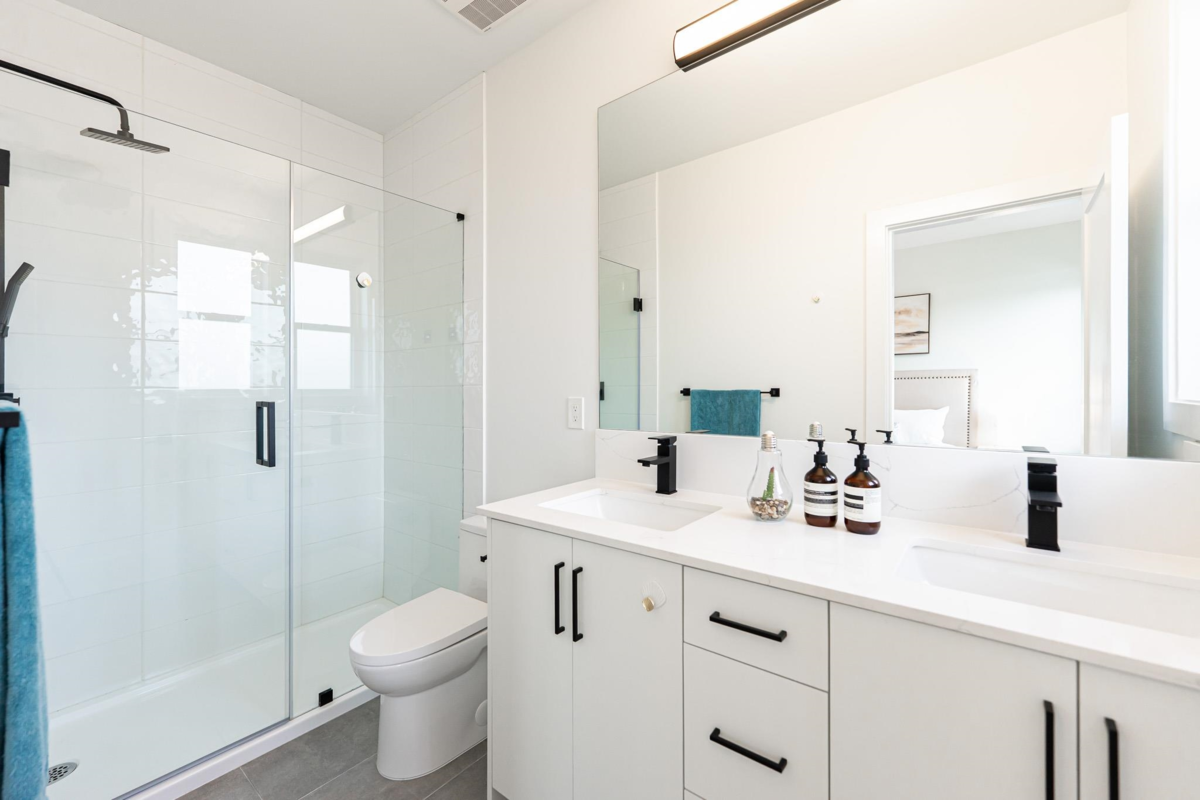 Laundry Room Photo of 7 16358 23a Avenue, Surrey, BC