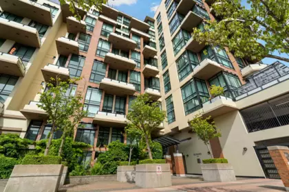 201 10 Renaissance Square, New Westminster, BC, New Westminster — Apartment/Condo for sale