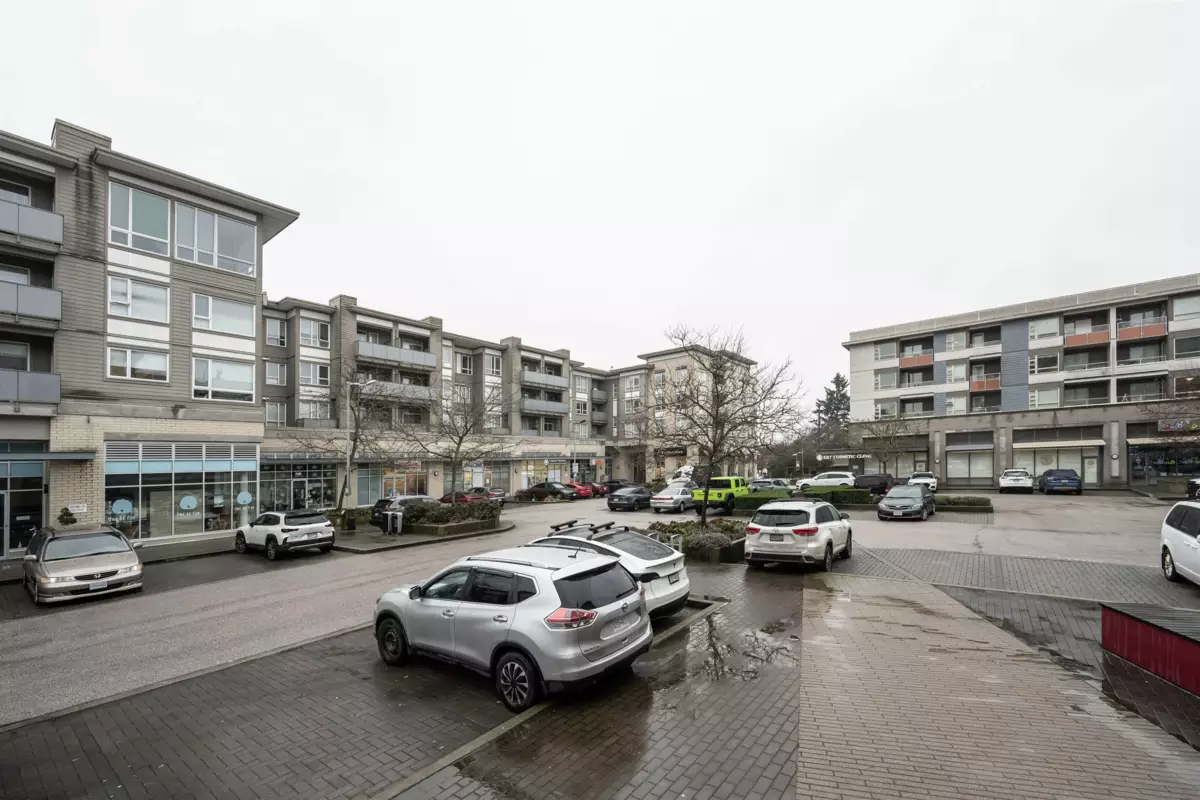 Basement Recreation Room Photo of 426 10880 No. 5 Road, Richmond, BC