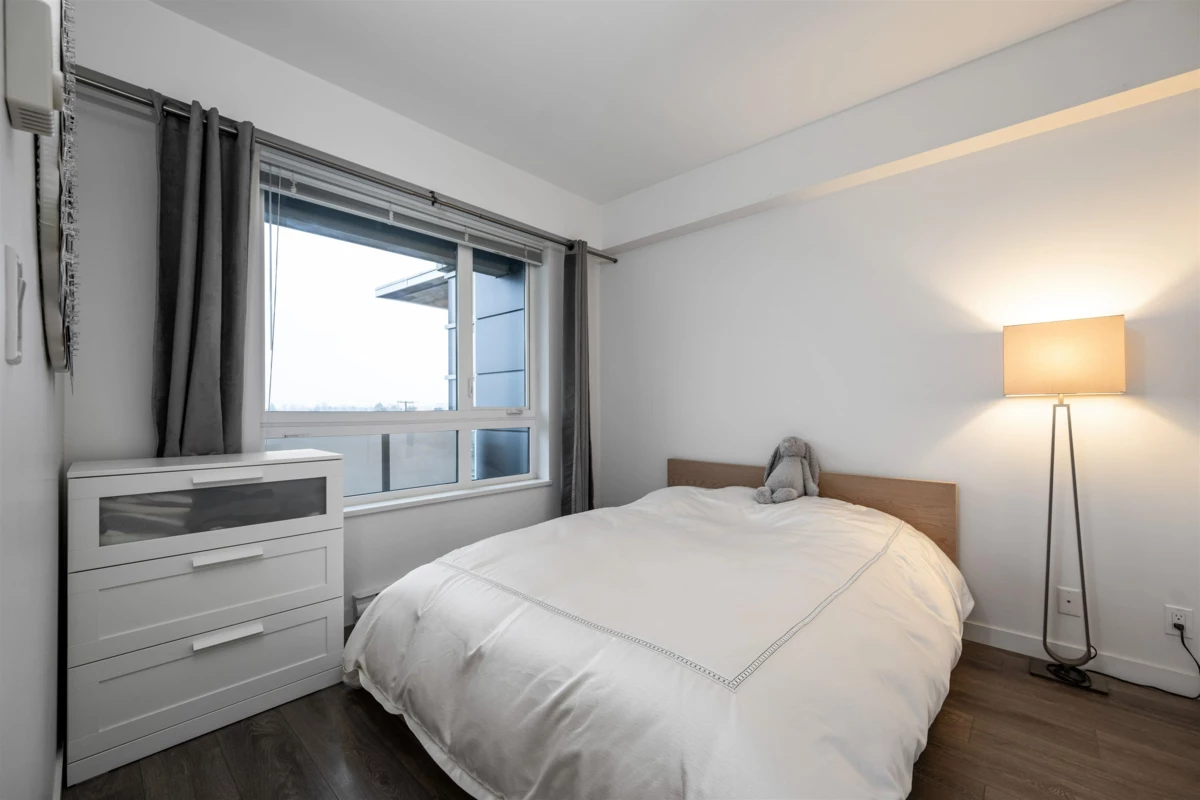 Kitchen Island Photo of 426 10880 No. 5 Road, Richmond, BC