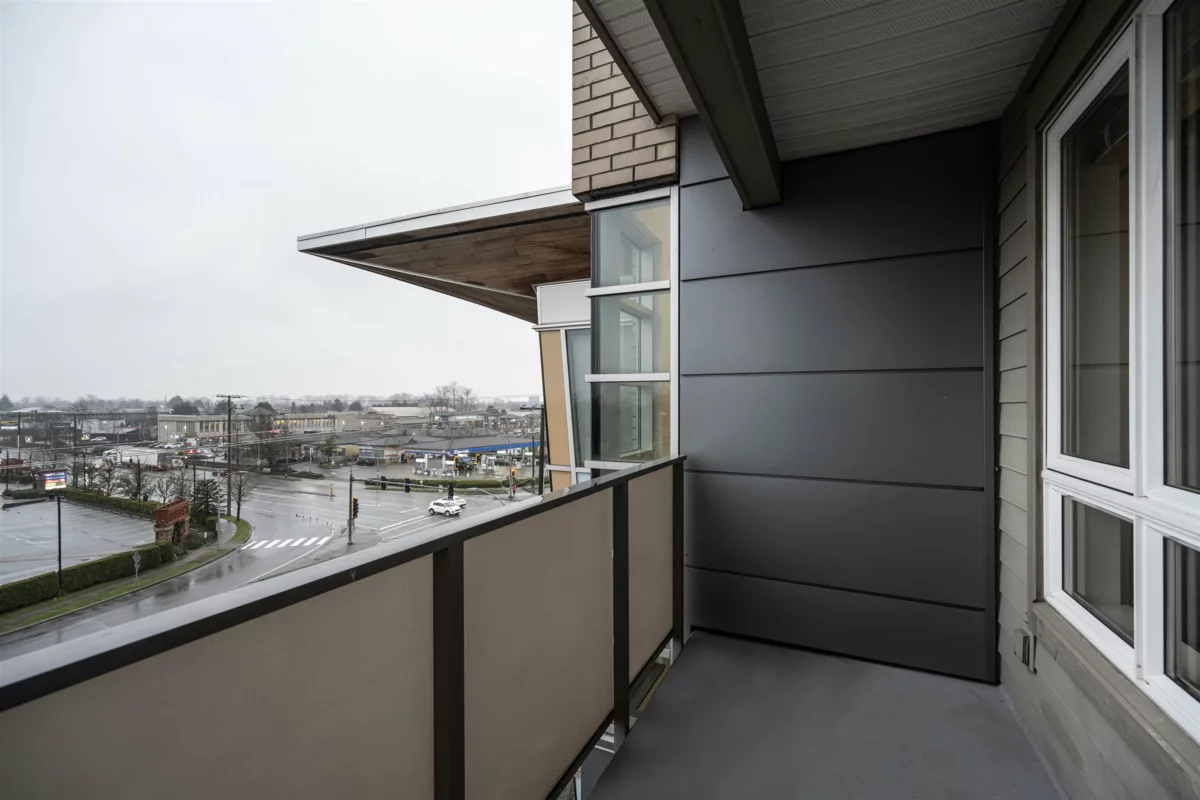 Primary Bathroom Photo of 426 10880 No. 5 Road, Richmond, BC