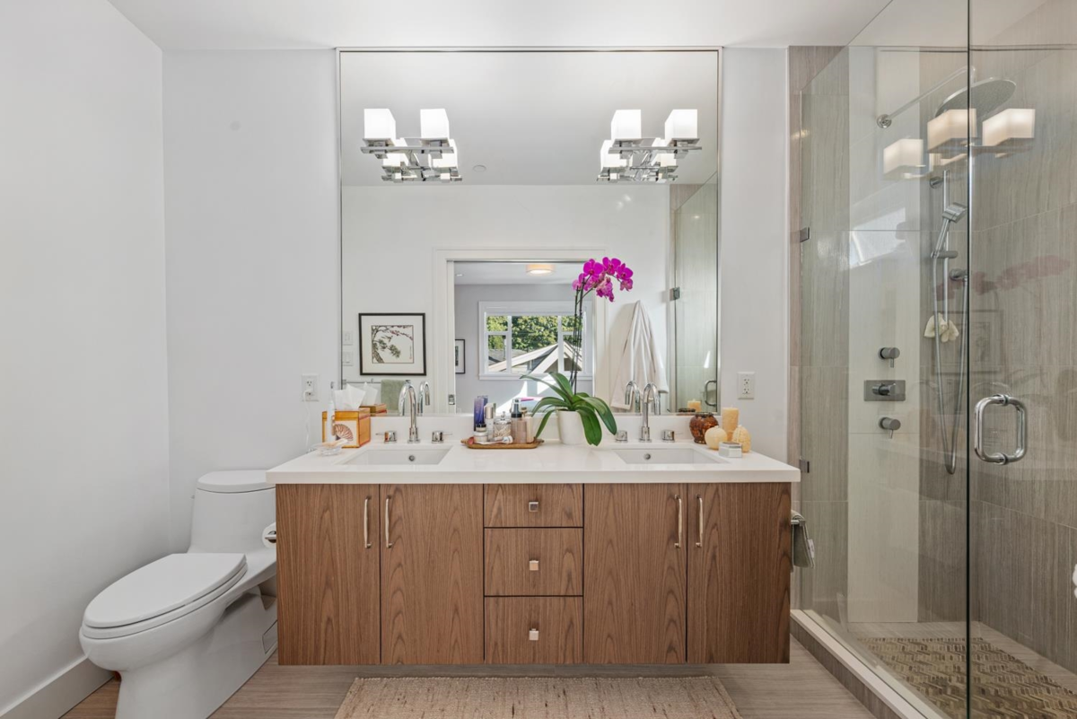 Bedroom 3 Photo of 1 123 W 14 Avenue, Vancouver, BC