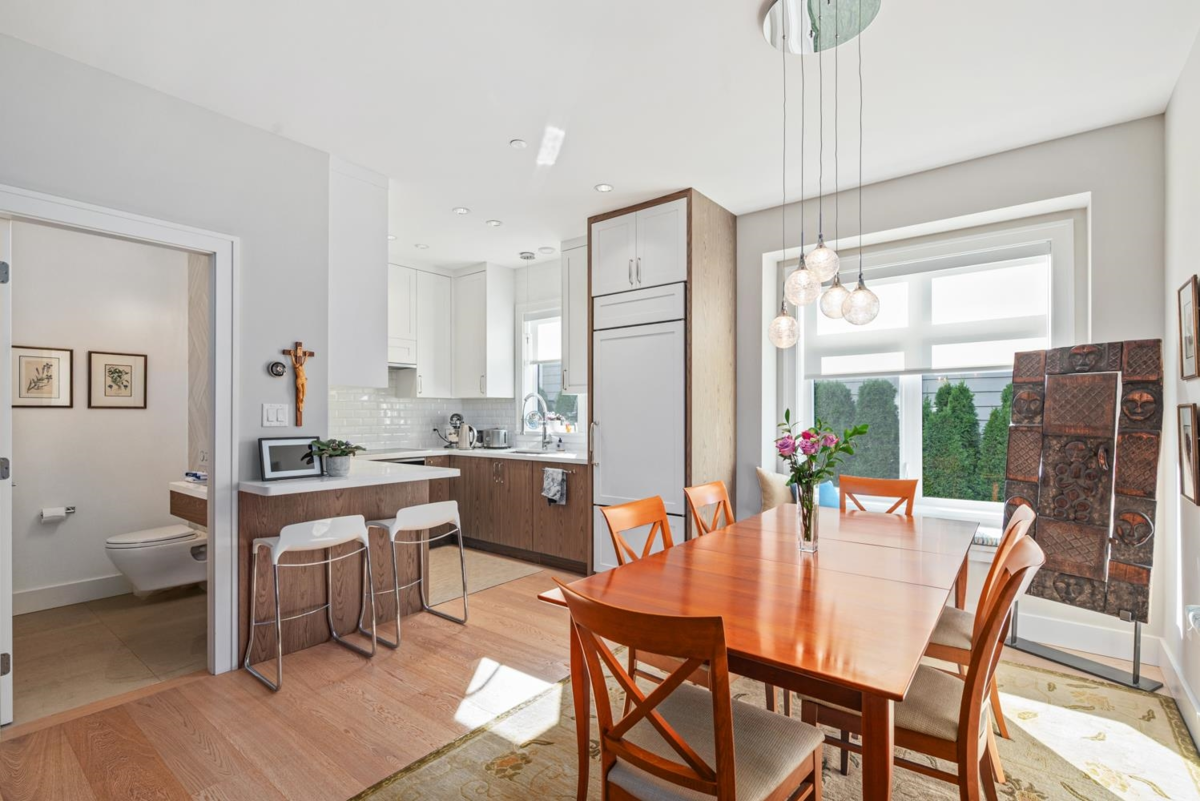 Dining Area Photo of 1 123 W 14 Avenue, Vancouver, BC