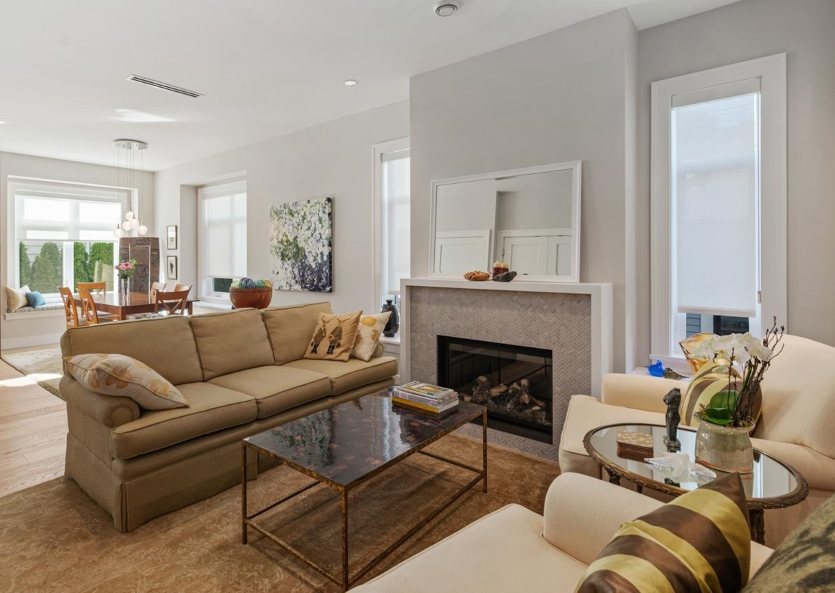 Family Room Photo of 1 123 W 14 Avenue, Vancouver, BC