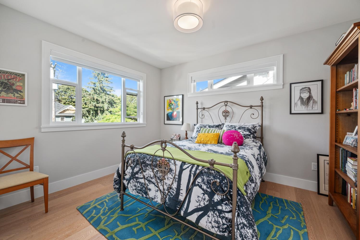 Guest Bathroom Photo of 1 123 W 14 Avenue, Vancouver, BC