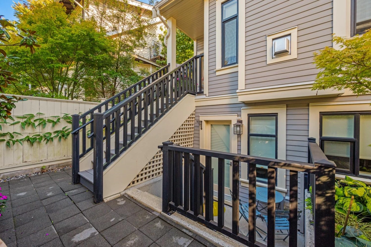 Staircase Photo of 1 123 W 14 Avenue, Vancouver, BC