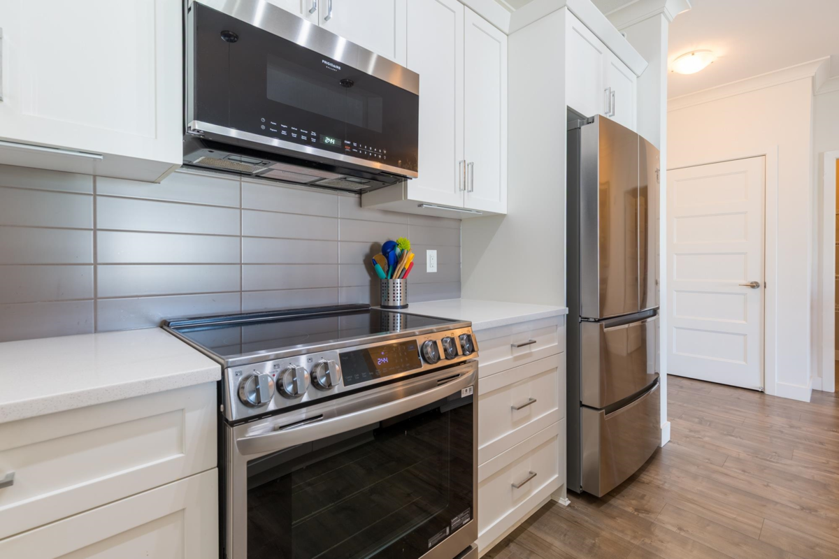 Breakfast Nook Photo of 408 45630 Spadina Avenue, Chilliwack, BC