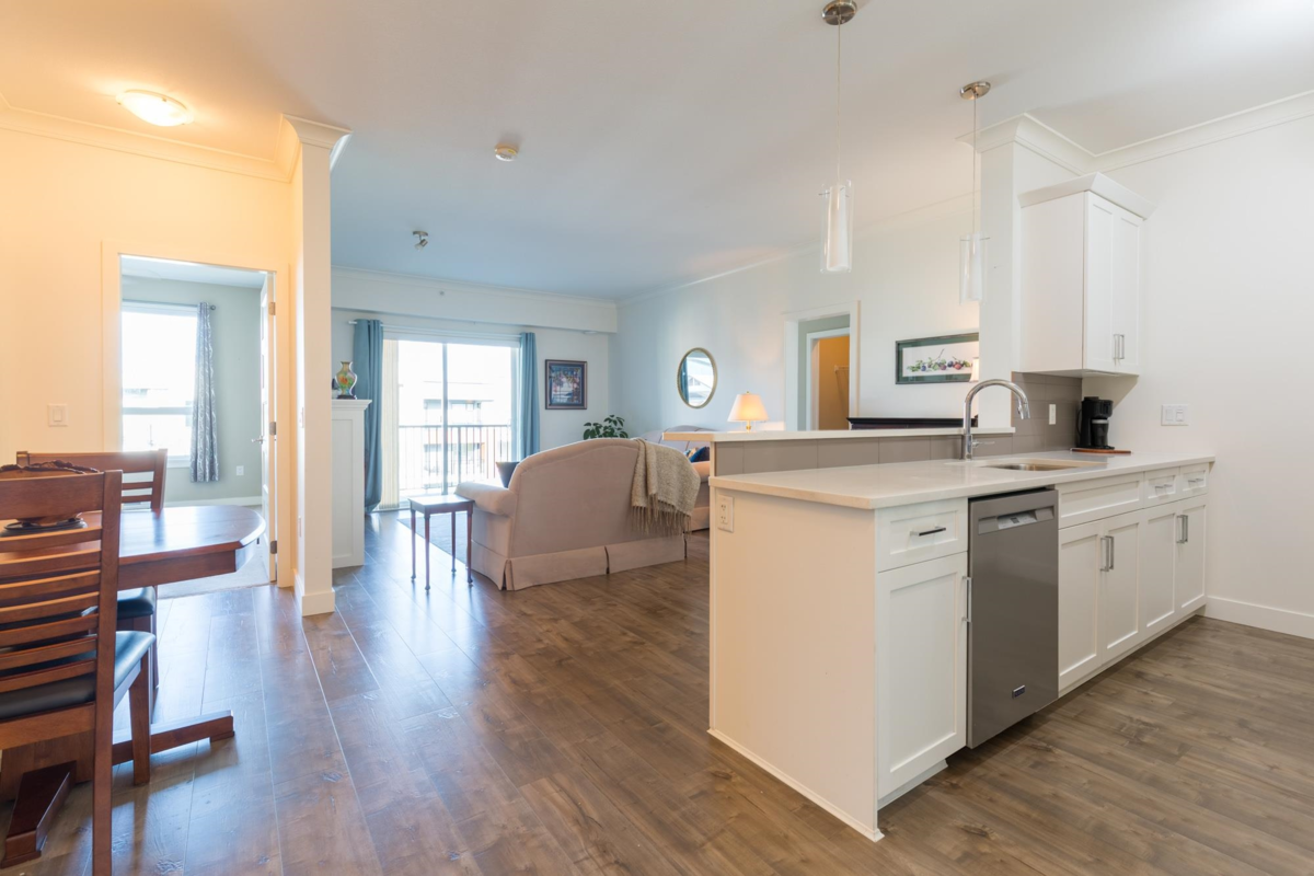 Dining Area Photo of 408 45630 Spadina Avenue, Chilliwack, BC