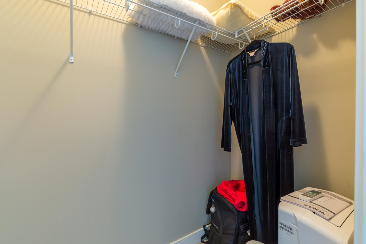 Laundry Room Photo of 408 45630 Spadina Avenue, Chilliwack, BC