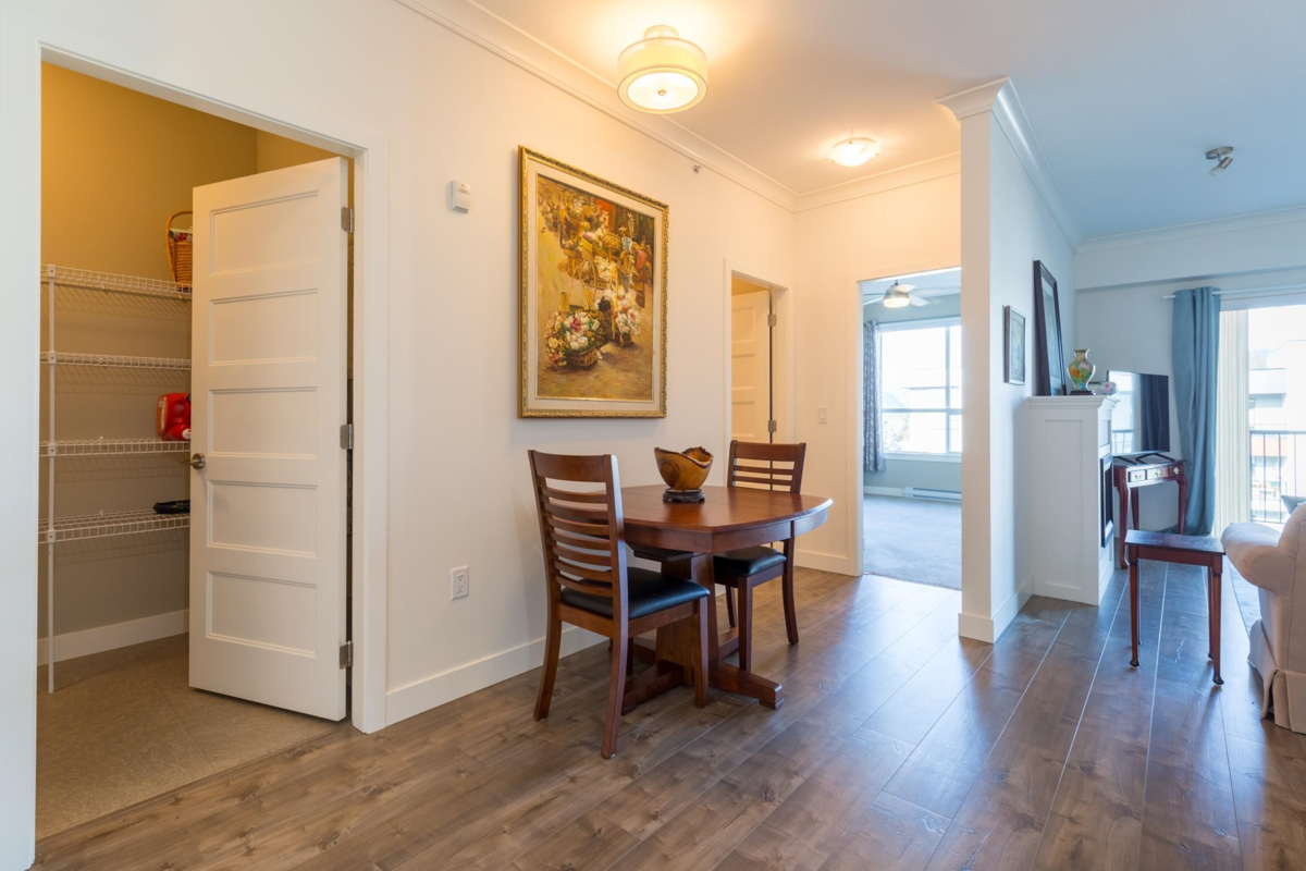 Primary Bathroom Photo of 408 45630 Spadina Avenue, Chilliwack, BC