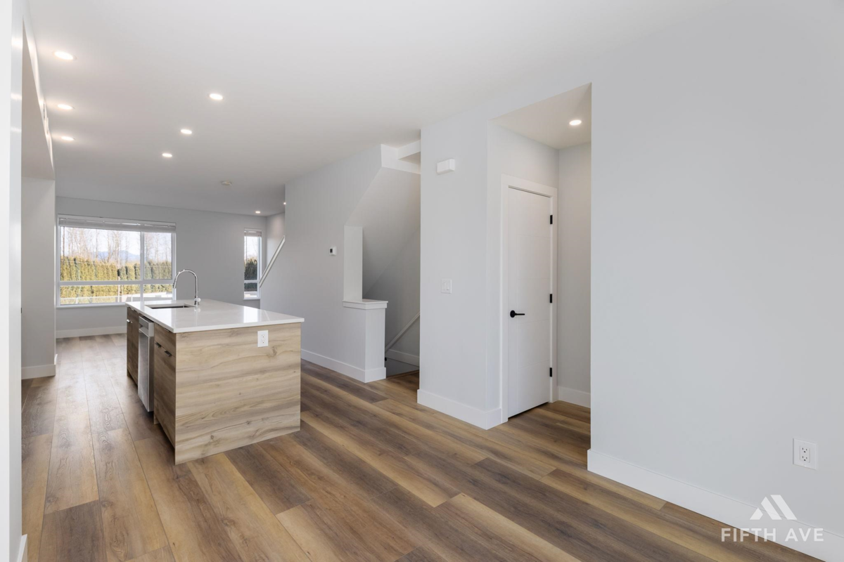 Living Room Photo of 81 30530 Cardinal Avenue, Abbotsford, BC