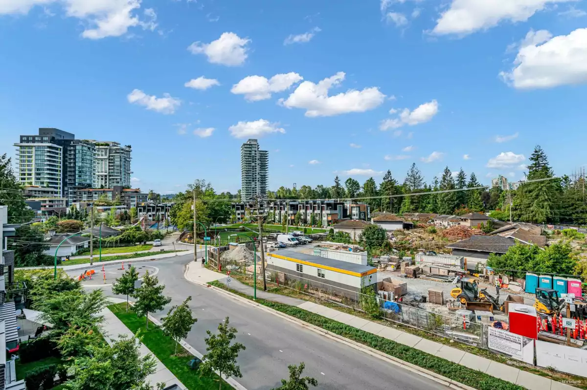 Garden / Landscaping Photo of 101 2035 Glenaire Drive, North Vancouver, BC