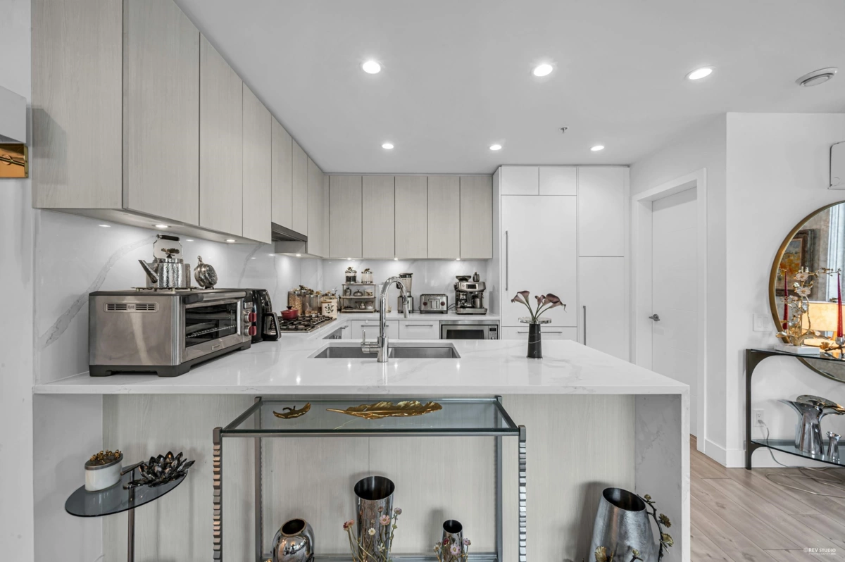 Guest Bathroom Photo of 101 2035 Glenaire Drive, North Vancouver, BC