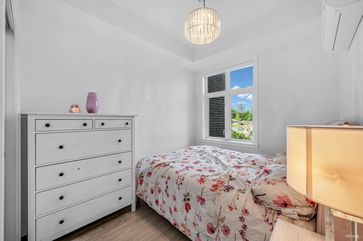 Mudroom Photo of 101 2035 Glenaire Drive, North Vancouver, BC