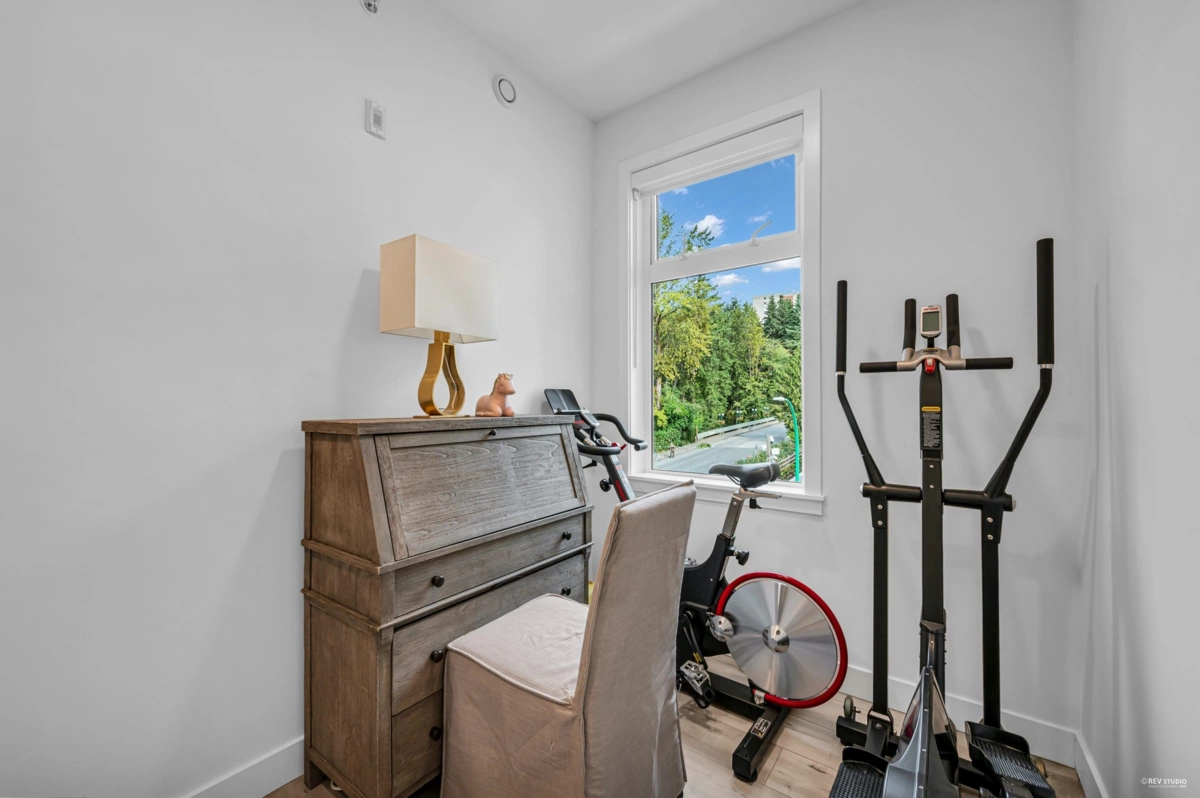 Powder Room Photo of 101 2035 Glenaire Drive, North Vancouver, BC
