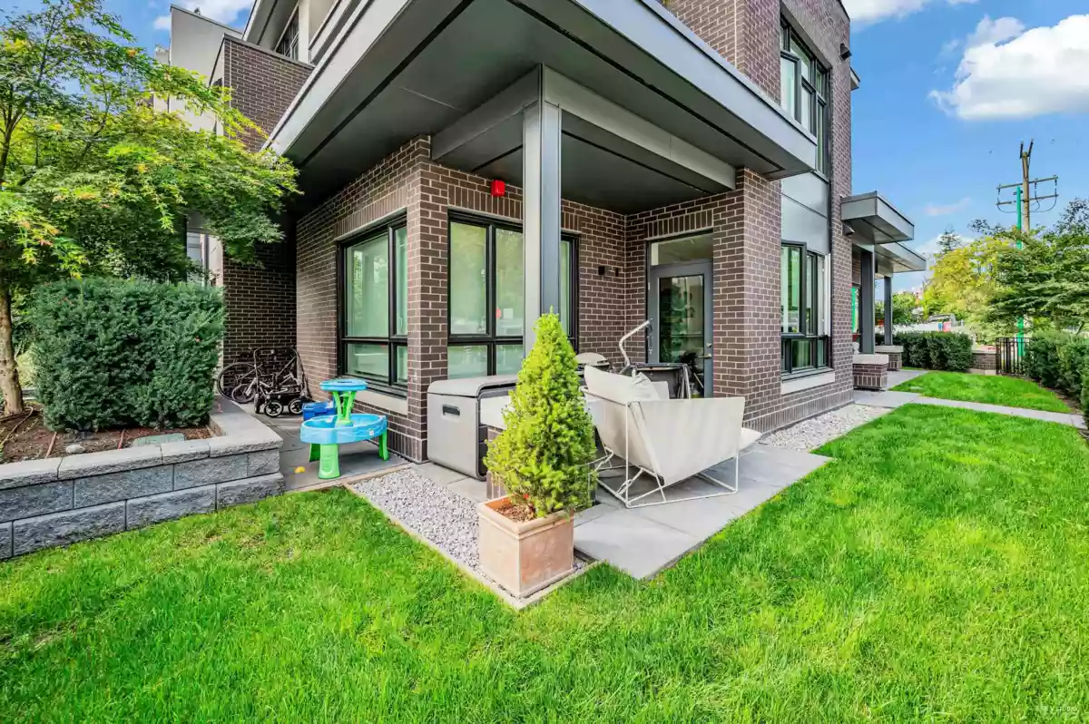 Swimming Pool Photo of 101 2035 Glenaire Drive, North Vancouver, BC