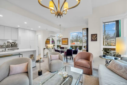 101 2035 Glenaire Drive, North Vancouver, BC