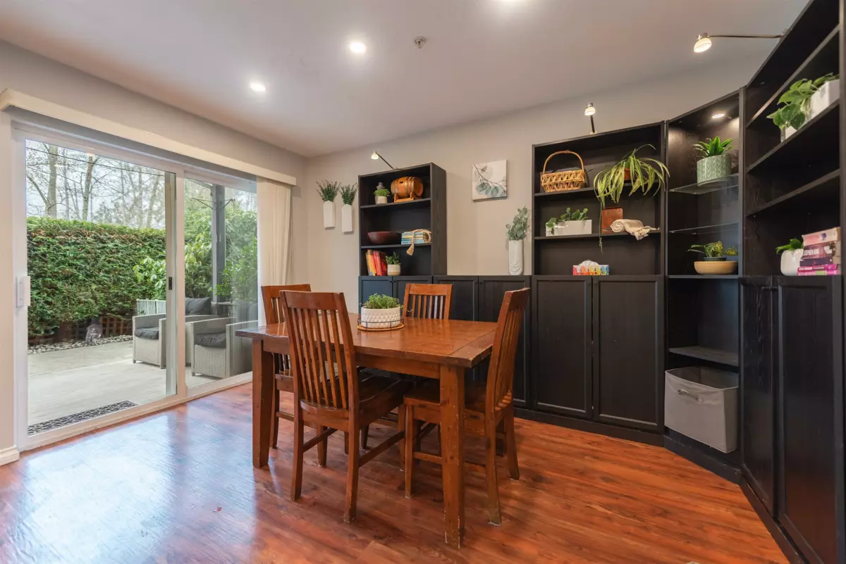 Dining Area Photo of 111 5711 Ebbtide Street, Sechelt, BC